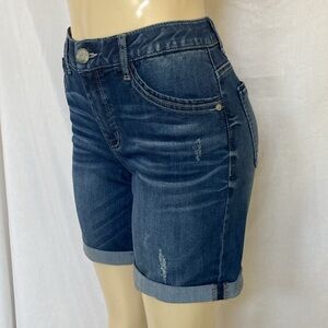 SALE - DEMOCRACY Jeans Tummy Control Size 6 Distressed Indigo 7” Shorts NWOT
